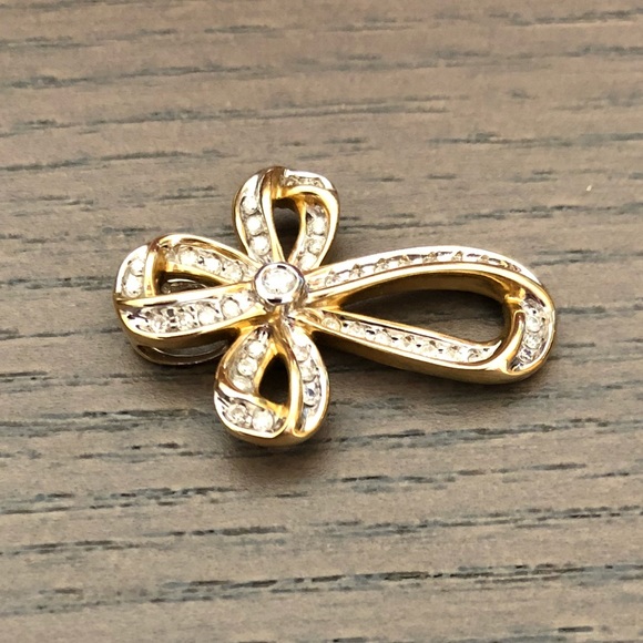 14K Gold diamond cross pendant - Picture 2 of 3